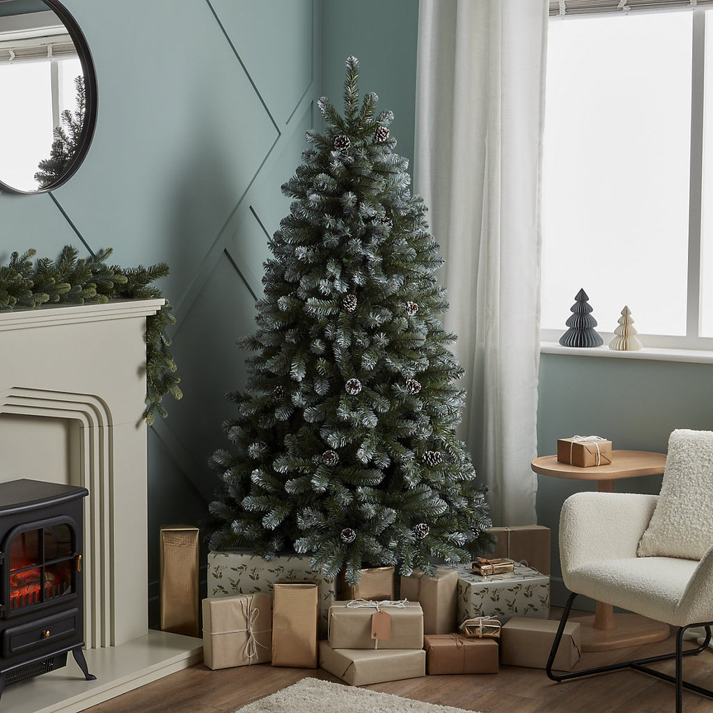 6ft Aumont Natural effect Hinged Full Artificial Christmas tree - Green