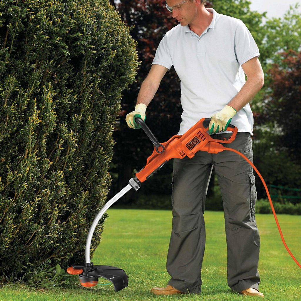 Black & Decker 700W Corded 33cm Grass trimmer - GL7033-GB
