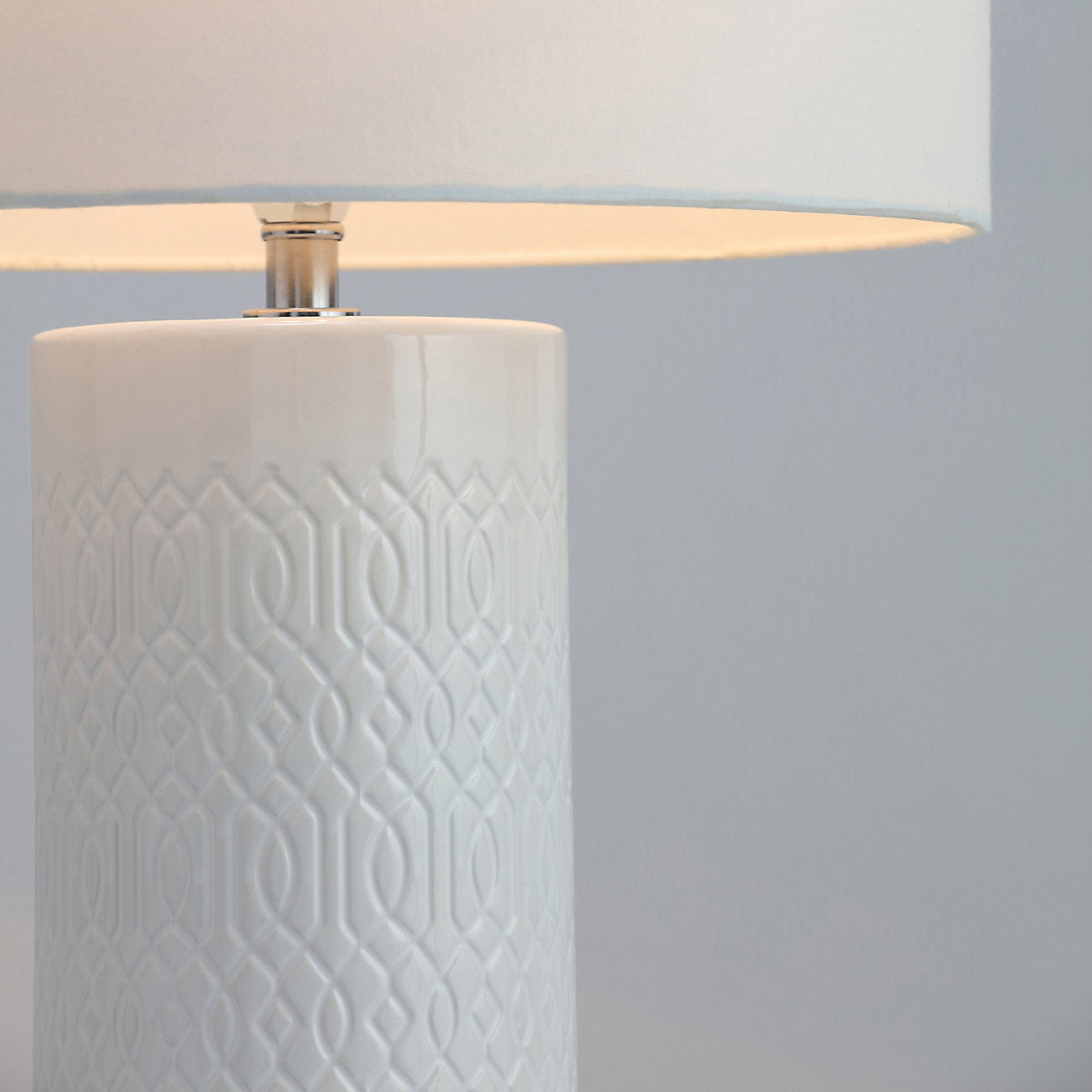 Dactyl Embossed ceramic White Table light
