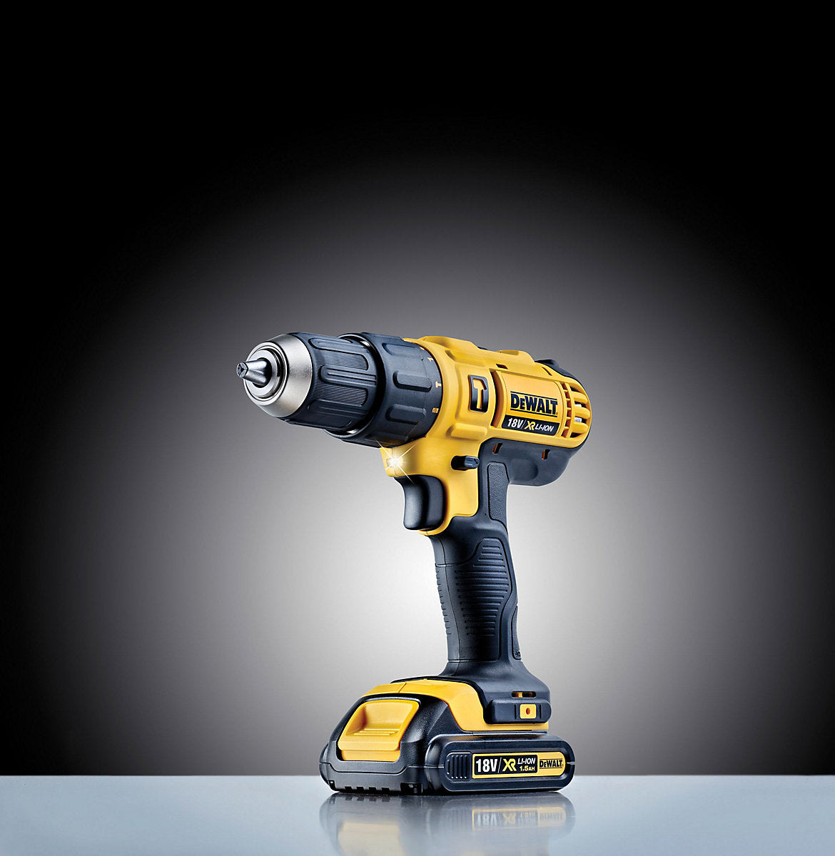 DeWalt XR 18V Li-ion Brushed Cordless Combi drill (2 x 1.5Ah) - DCD776S2T-GB - Refurbished