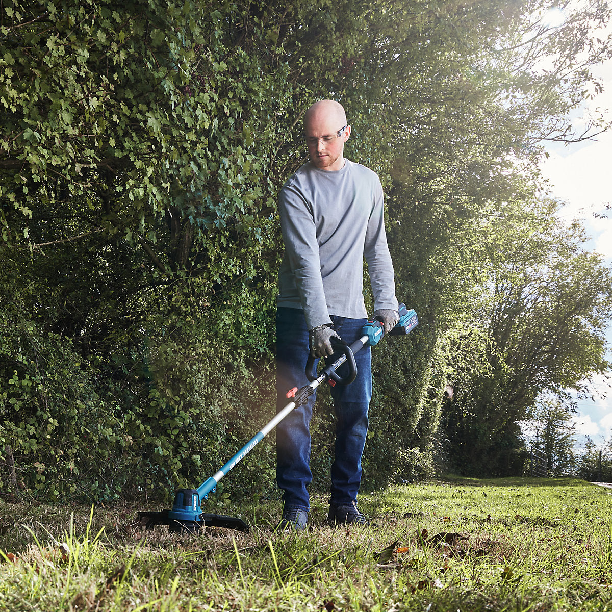 Erbauer 18V Cordless Grass trimmer (Bare Tool) - ERI1022GGT