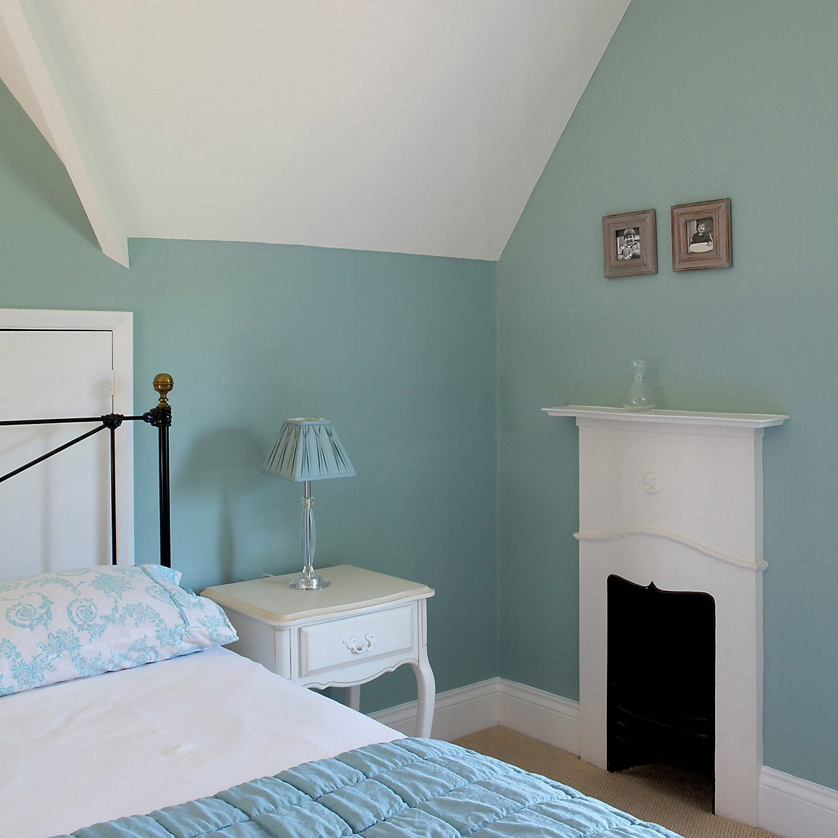 Farrow & Ball Modern Green Blue No.84 Matt Emulsion paint, 2.5L