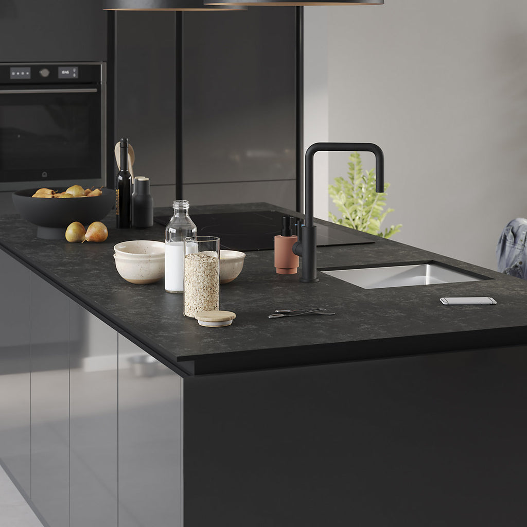 GoodHome Caraway Innovo Handleless Matt Black Drawer outer corner