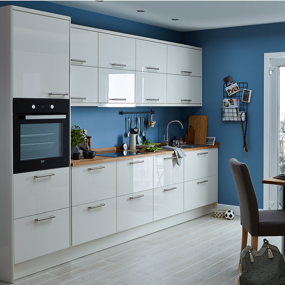 GoodHome Stevia Innovo handleless Gloss cream Standard Corner post, (W)48mm (H)715mm