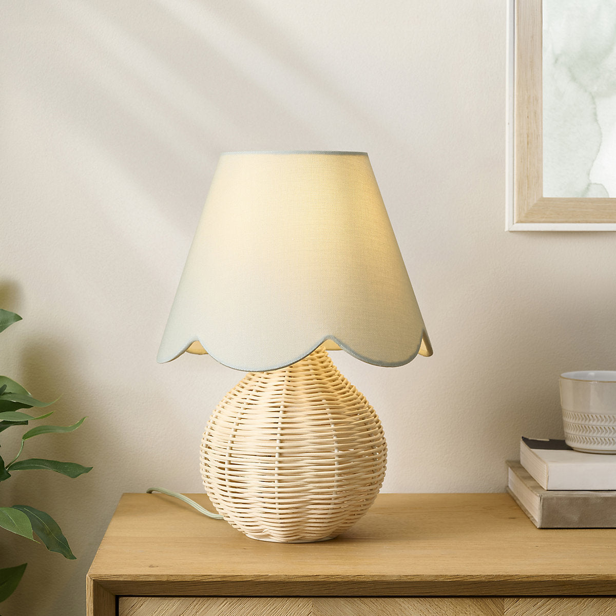 Harbour Studio Carnival Scalloped Round Matt Sage Table lamp