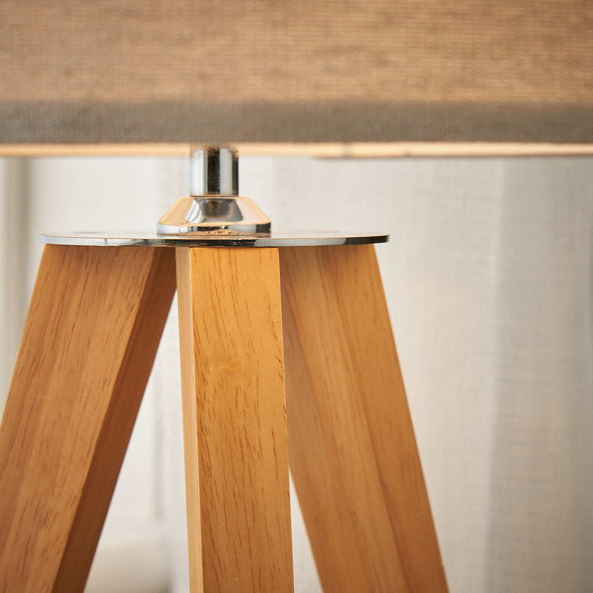 Inlight Aruna Tripod Matt White & Natual Wood effect Table lamp