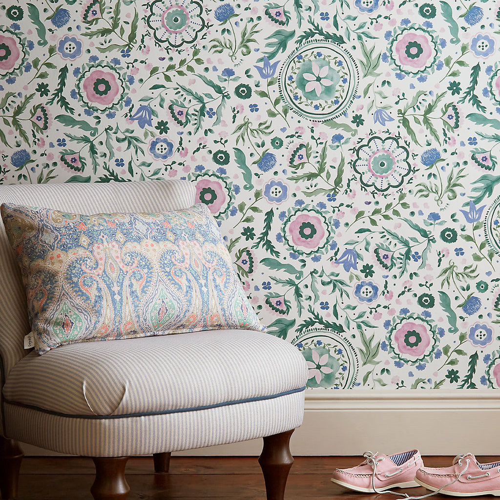 Joules Relaxed Eclectic Cream & Multicolour Floral Patterned Smooth Wallpaper
