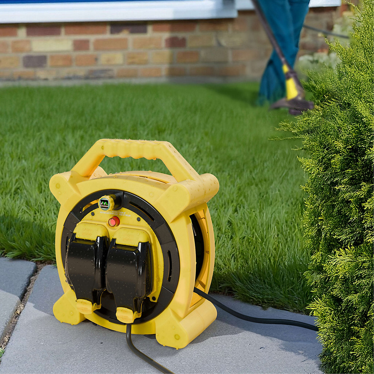 Masterplug 2 socket Black & yellow Outdoor Cable reel, 20m