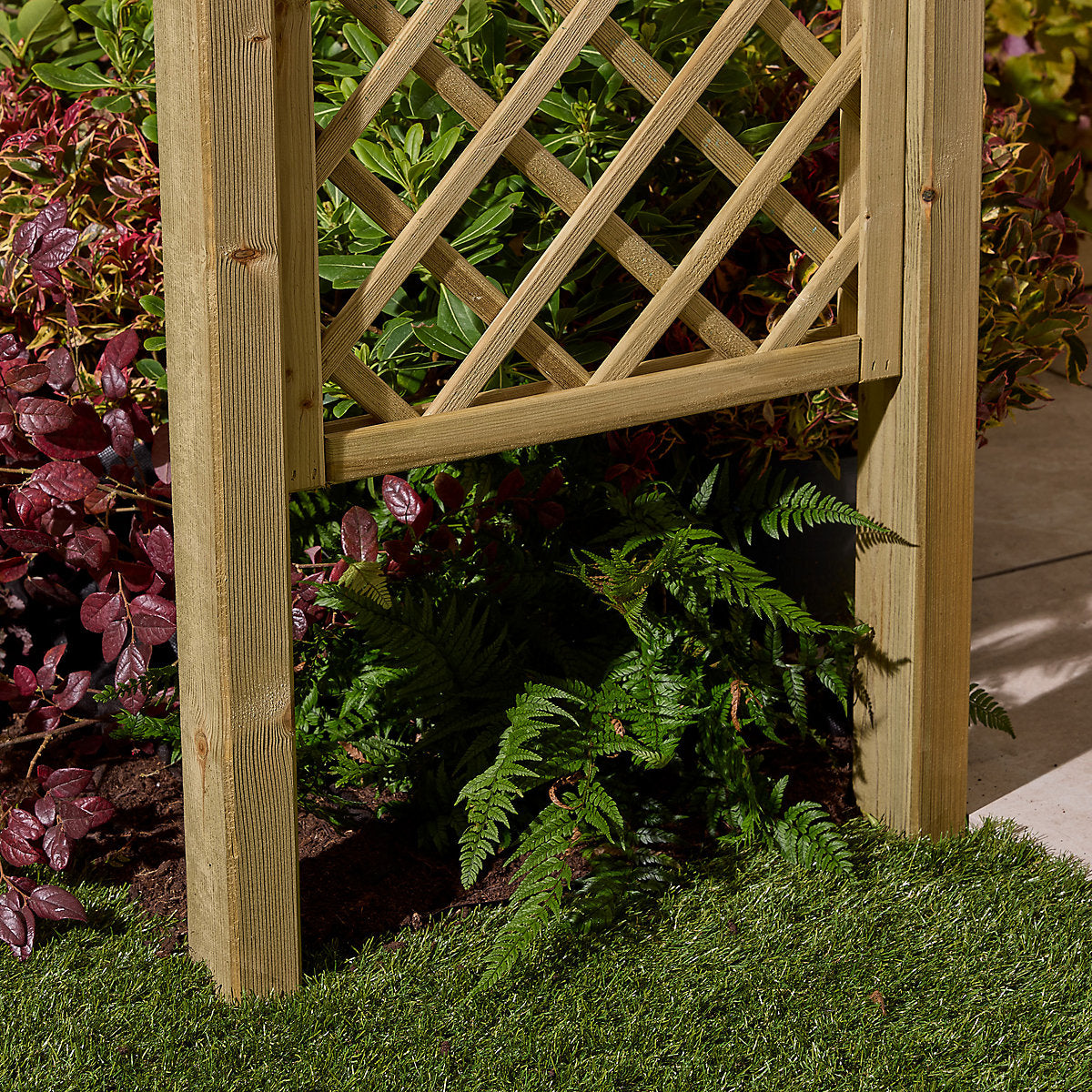 Rowlinson Broadway Softwood Arch (H) 2.14m (W) 2.1m (D) 0.72m